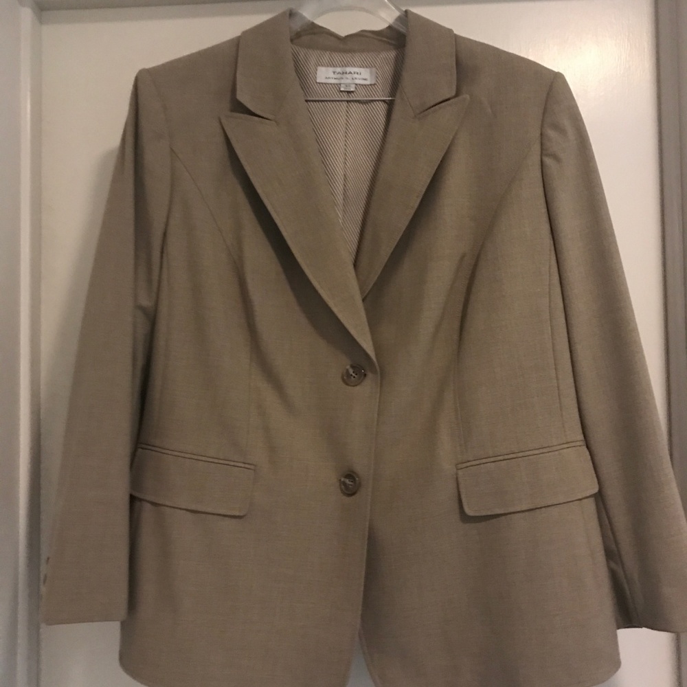 Tahari Arthur S. Levine tan women's pant suit